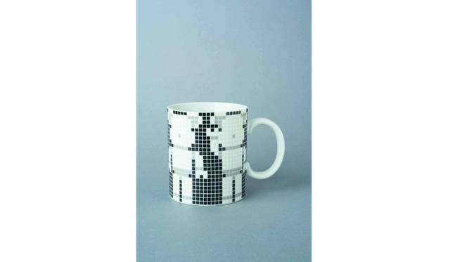 <strong>BE@RBRICK タイルマグカップ</strong>／価格 2970円　　© 大図まこと BE@RBRICK TM & © 2001-2016 MEDICOM TOY CORPORATION. All rights rserved.