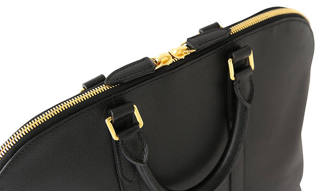 「BRIEF」<br> 価格｜8万2080円<br> サイズ｜W42×H32,5×D11(cm)<br>