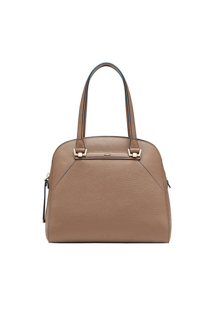 CORONA（コロナ）<br><br> マテリアル｜カラーブロックロンドンレザー<br> カラー｜オレンジ＆ペールクリーム他<br> サイズ｜W32×H28×D15cm<br> 価格｜7万8000円（税別）<br>