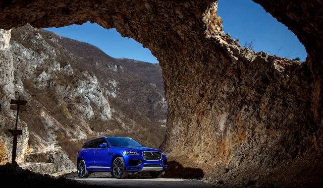 Jaguar F-Pace First Edition|ジャガー Fペース ファーストエディション 012