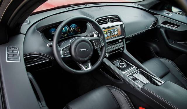 Jaguar F-Pace 2.0d R-Sport|ジャガー Fペース 2.0d Rスポーツ 019