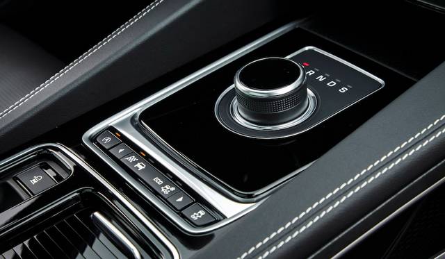 Jaguar F-Pace 2.0d R-Sport|ジャガー Fペース 2.0d Rスポーツ 026