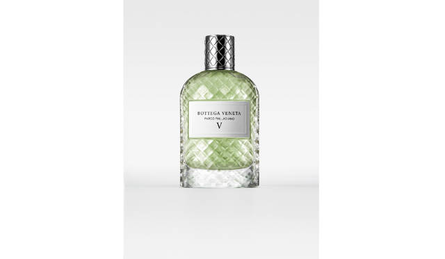 <strong>パルコ パッラーディアーノ Ⅴ</strong><br>ヴィラ内のハーブガーデンにある、昼下がりの散歩道をイメージしている。月桂樹のすがすがしい香りと力強く生い茂るローズマリーの葉、そしてソフトなセージの香りをブレンドした。