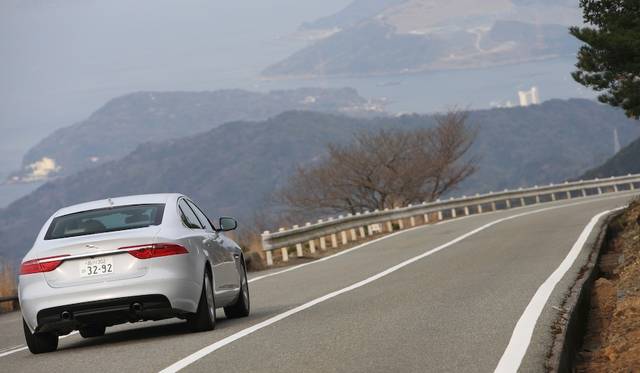 車高は先代XFより5mm低くなっている