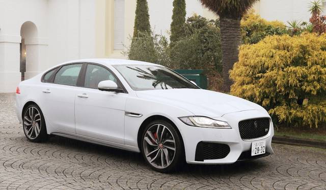 XF Sは大きなエアダムが特徴的