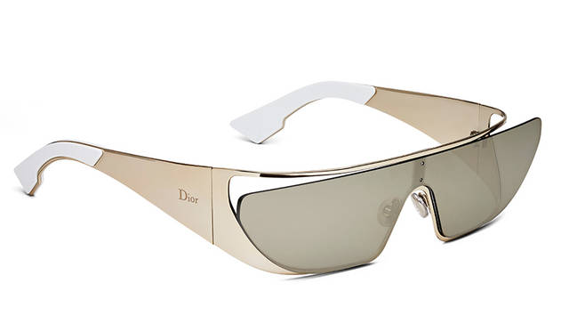 <strong>リアーナ</strong><br /> クラシックメタル バージョン<br />価格｜9万8000円（税抜）<br />