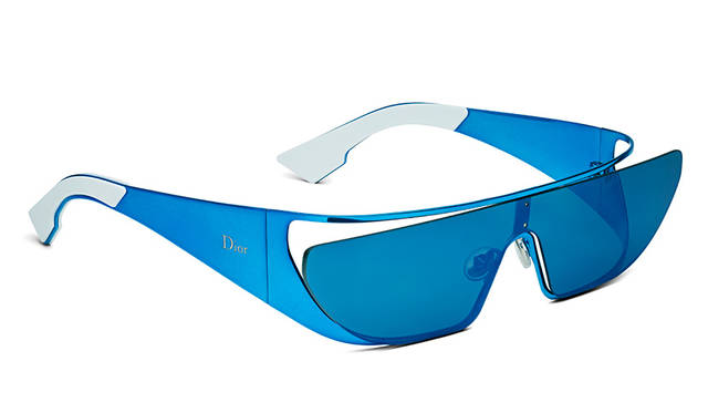 <strong>リアーナ</strong><br /> クラシックメタル バージョン<br />価格｜9万8000円（税抜）<br />