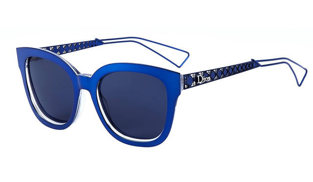 <strong>ディオラマ</strong><br />カラー｜3色<br /> 価格｜5万8000円（税抜）<br />