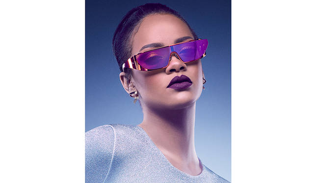 <strong>リアーナ</strong><br /> クラシックメタル バージョン<br /> カラー｜5色<br /> 価格｜9万8000円（税抜）<br />