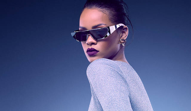 <strong>リアーナ</strong><br /> クラシックメタル バージョン<br /> カラー｜5色<br /> 価格｜10万5000円（税抜）<br />