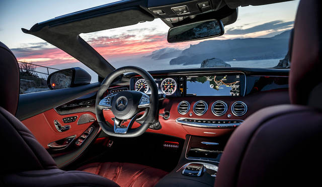 Mercedes AMG S 63 4MATIC Cabriolet|メルセデスAMG S 63 4マティック カブリオレ ブラックの幌にあざやかな内装という組み合わせも悪くない