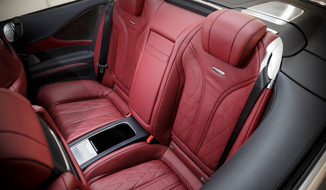 Mercedes AMG S 63 4MATIC Cabriolet|メルセデスAMG S 63 4マティック カブリオレ 後席の床の部分には初めて軽量部材のアルミニウムを採用