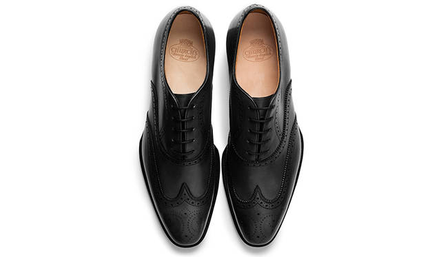 <strong>クラウン コレクション</strong><br /><strong>キャロル</strong>　カラー｜ブラック、価格｜19万5000円（税抜）<br />