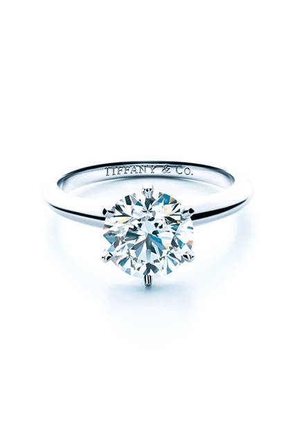 <strong>ティファニーセッティング エンゲージメントリング</strong><br /> 素材｜ダイヤモンド（0.18ct〜）、プラチナ<br />