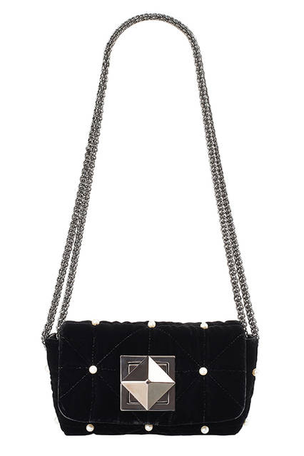 AW2016-17<br> ベルベットパール・ノワール<br> 8万1000円（税抜）