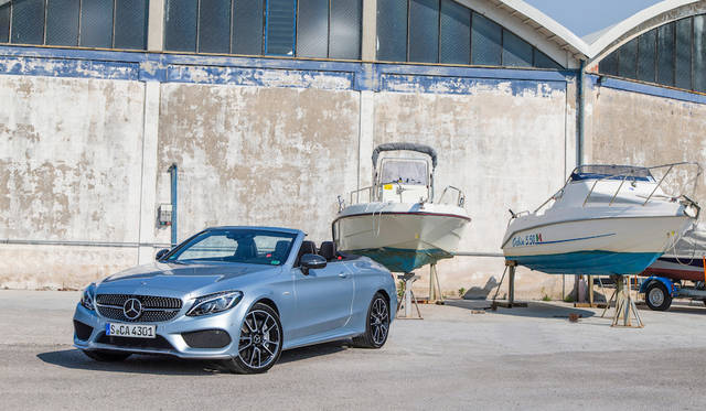 C 43 4MATICカブリオレの車体寸法は全長4,696mm、全幅1,810mm、全高1,408mm（欧州値）