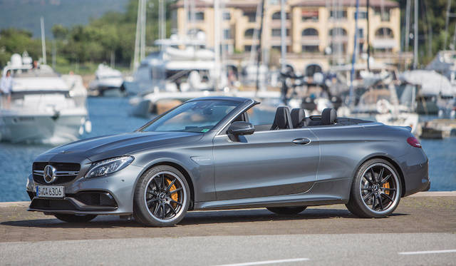 クライメート コントロール（空調）は室内の温度変化に敏感でオープン状態でも乗員を快適にしてくれる