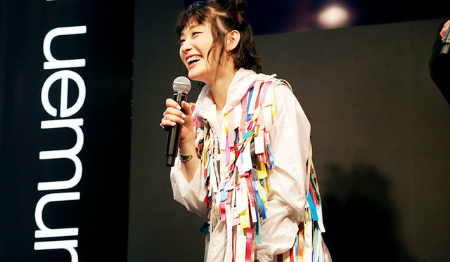 コムアイによるスペシャルコンテンツ、コラボ楽曲披露