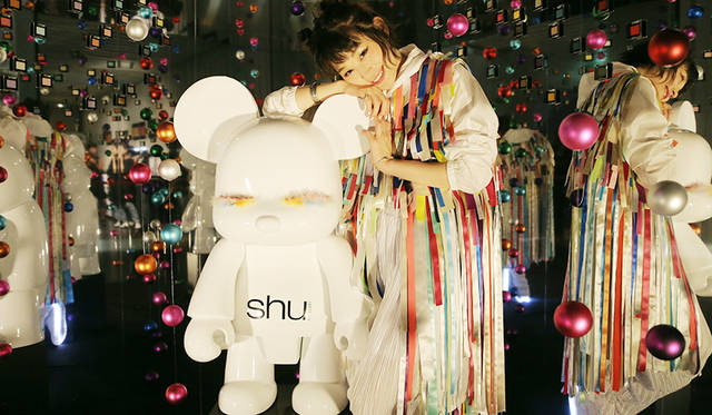 コムアイによるスペシャルコンテンツ、コラボ楽曲披露