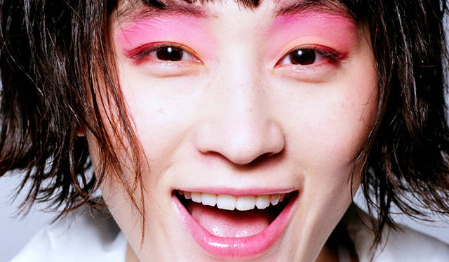 コムアイによるスペシャルコンテンツ、コラボ楽曲披露