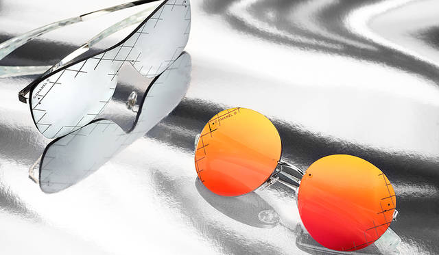 フューチャリスティック 各5万5000円（税抜）