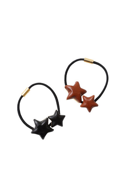 レザースターヘアゴム<br> 1万6000円（税抜）<br>　(28mm,23mm)