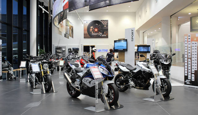 BMW Group Tokyo Bay|BMW グループ 東京ベイ Photographs by UCHIDA Shunichi