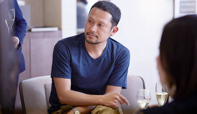 <strong>二俣公一｜FUTATSUMATA Koichi</strong> <br>空間・プロダクトデザイナー。1975年鹿児島県生まれ。福岡と東京を拠点に、空間設計事務所「ケース・リアル」と、オブジェクトデザインに特化する「二俣スタジオ」、両主宰。インテリア・建築・家具・プロダクトと多岐に渡るデザインを手がける。Domusweb／Best of Japan（2016年、ミラノ）、Domusweb／Best of 2015 design（2015年、ミラノ）など多数受賞。http://www.casereal.com/