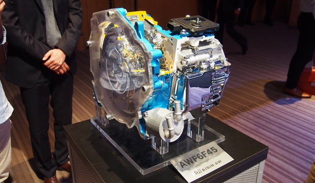 アイシンAWと共同開発した6段オートマチックトランスミッション「EAT6」