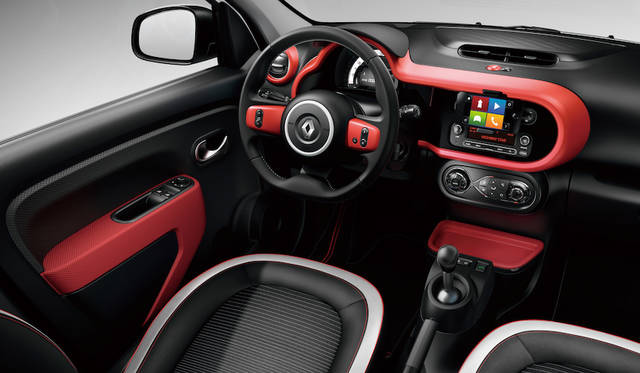 写真は本国仕様（日本仕様は右ハンドルのみ）