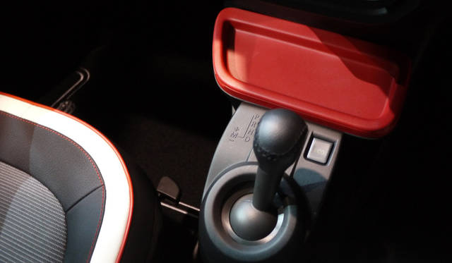 トランスミッションは6段デュアルクラッチ