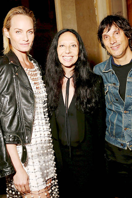 Amber-Valletta-&-Inez-1-Vinoodh