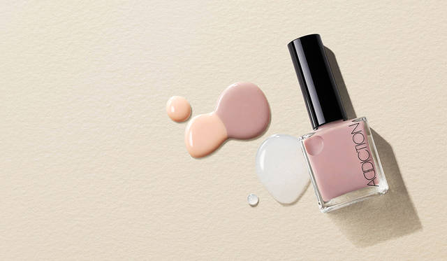 <strong>トップコート</strong><br /> カラー｜限定3色<br /> 価格｜各1800円（税抜）<br /> 発売｜8月5日（金）<br />