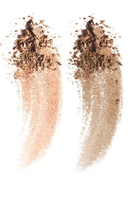 <strong>NARSコントゥアーブラッシュ</strong><br /> 見事なバランスでセットされた２色のブラッシュ。明るいシェードが顔の高い部分を立体的に見せる効果を、深みのあるダークシェードは輪郭を引き締める効果を生み出す。また、なめらかで軽いパウダーテクスチャーが、仕上がりに自然な輝きを与える。<br /> <br /> カラー｜新色追加２種<br /> 価格｜4200円（税抜）<br />