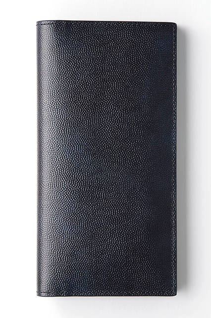 エン・ウォレット｜（Rasp）ブラック、ネイビー、バーガンディー<br> （Caviar）ダークブラウン、プラム、ネイビー<br> 価格｜すべて10万円<br>