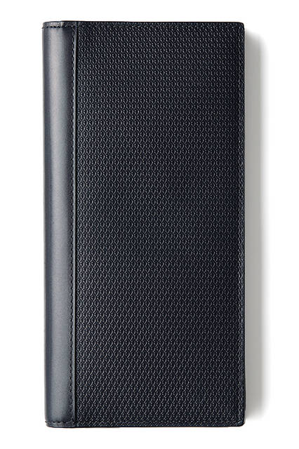 エン・ウォレット｜（Rasp）ブラック、ネイビー、バーガンディー<br> （Caviar）ダークブラウン、プラム、ネイビー<br> 価格｜すべて10万8000円<br>