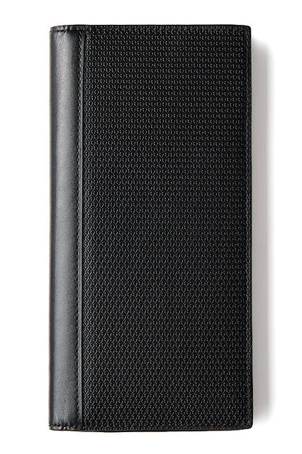エン・ウォレット｜（Rasp）ブラック、ネイビー、バーガンディー<br> （Caviar）ダークブラウン、プラム、ネイビー<br> 価格｜すべて10万8000円<br>