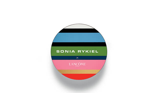 <strong>クッションブラッシュ スプティル （ほお紅）</strong><br /> 既存の021ソルベ ローズと、032スプラッシュ コライユが可愛いソニア リキエルのケースに入って登場！<br /> カラー｜全2色<br /> 価格｜各5600円（税抜）<br /> <br /> <strong>ブラン エクスペール クッションコンパクト ケース （クッションコンパクト ケース）</strong><br /> カラー｜1色<br /> 価格｜各1300円（税抜）<br />