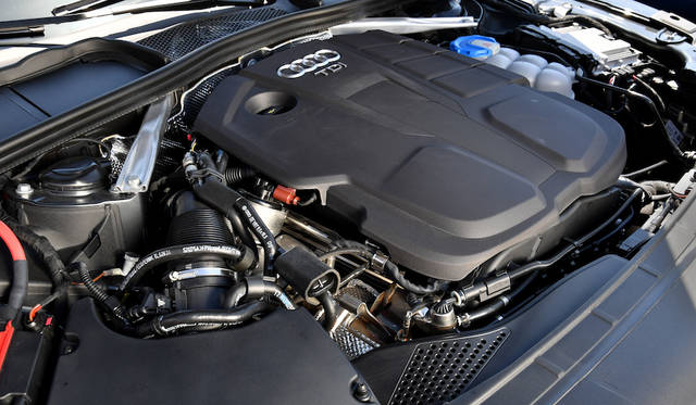 アウディA5クーペ2.0TFSIクワトロには1984cc4気筒（185kW／252ps、370Nm）が搭載される