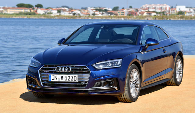 8段のトルコン式オートマチック変速機ティプトロニックがA5クーペに用意された