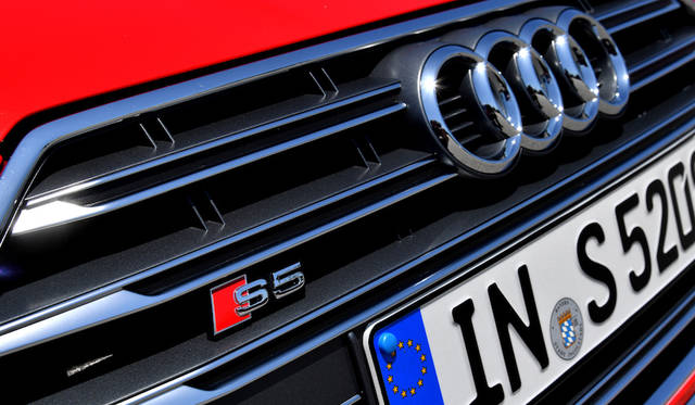 S5クーペのフロントグリルは専用デザイン