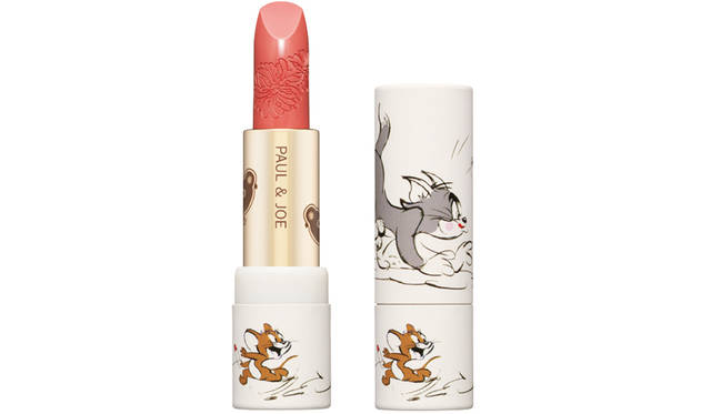 <strong>TOM AND JERRY<br /> （コスメのみで展開される、PAUL & JOE BEAUTEオリジナル柄）</strong><br /> ジェリーが、手に入れたポール & ジョーのリップを使って寝ている トムに仕返し！ 起きて怒ったトムがジェリーを追いかけ、いつもの 追いかけっこが始まります。 <br /> リップスティック 001 2000円・同ケース WB 001 1000円（すべて税抜）<br><br> LOONEY TUNES and all related characters and elements © & ™ Warner Bros. Entertainment Inc. (s16) <br> TOM AND JERRY and all related characters and elements © & ™ Turner Entertainment Co. (s16)