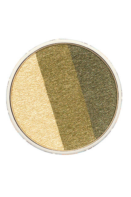 <strong>ポール ＆ ジョー アイカラー CS</strong><br /> パリを秋色に彩る木の葉たちのように美しい、3 色のグラデーションアイカラー<br /> 限定品<br /> 全3種　<br /> 価格｜各2600円（税抜）<br /> 発売日｜8月1日（月）<br />