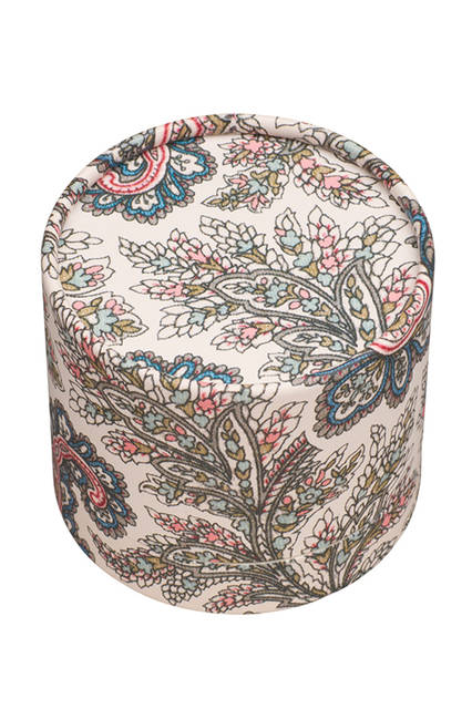 <strong>ポール ＆ ジョー チーク カラー CS</strong><br /> 枯れ葉とたわむれる猫を表現した、エレガントでノスタルジックな秋色チークカラー<br /> 限定品<br /> 全2種　<br /> 価格｜各3800円（税抜）<br /> 発売日｜8月1日（月）<br />