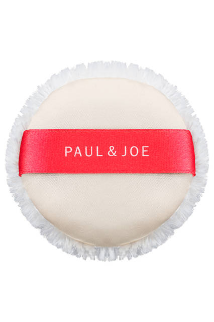 <strong>ポール ＆ ジョー チーク カラー CS</strong><br /> 枯れ葉とたわむれる猫を表現した、エレガントでノスタルジックな秋色チークカラー<br /> 限定品<br /> 全2種　<br /> 価格｜各3800円（税抜）<br /> 発売日｜8月1日（月）<br />