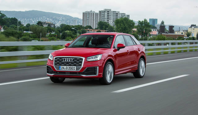 欧州ではアウディAGとアイルランドのキュービックテレコム社の提携でアウディコネクトSIMが採用され国間を移動してもシームレスな通信環境を実現している