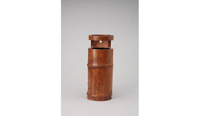 <br>黒田家</br> <br>『竹一重切花入　銘帰雁』</br> <br>初代正玄作</br>