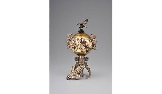 武蔵屋大関　「金蒔絵芝山細工花鳥図飾器」　幅16.0×奥行16.0×高31.0㎝　税込54,000,000円　