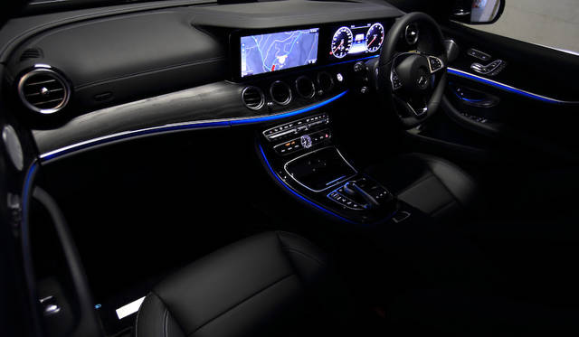 Mercedes Benz E Class|メルセデス・ベンツ Eクラス ダッシュボードの基本的な造型はSクラスなどに共通したもの