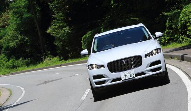 全幅1,935mのボディは迫力がある